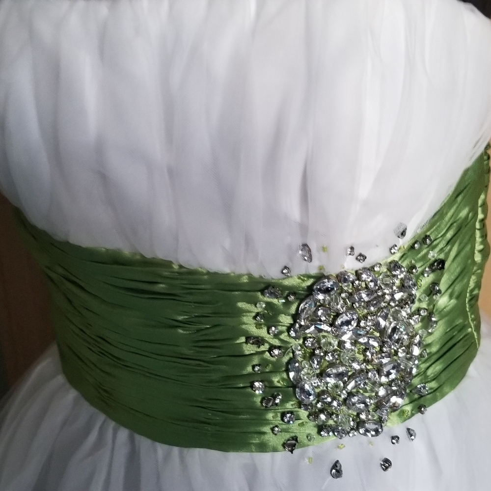 Dress - Picture 3 of 3